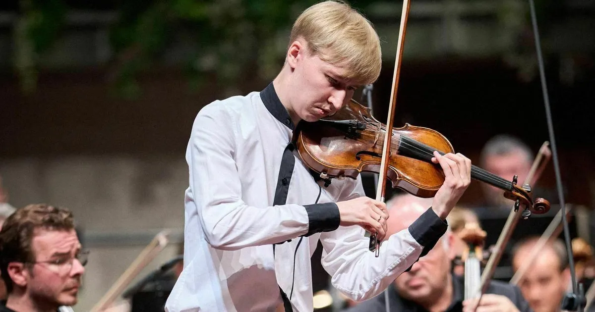 TULEVIKUMUUSIKA ⟩ Hans Christian Aavik hõikab täna õhtul välja oma «mantlipärija»