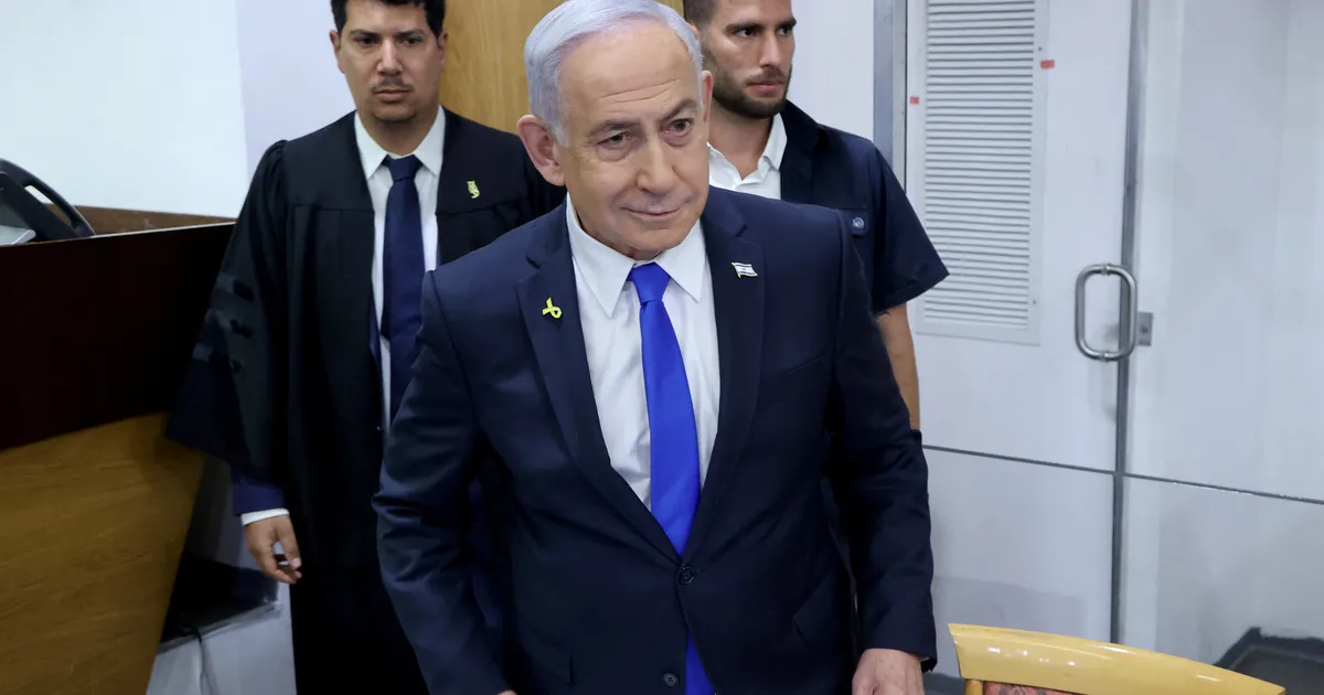 Netanyahu kohtus: milles süüdistatakse Iisraeli peaministrit?