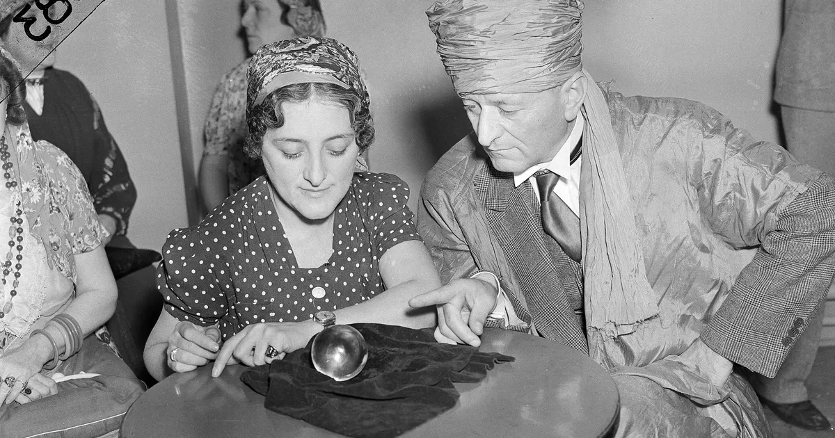 8 PÖÖRAST ENNUSTUST ⟩ 2026. aastal saabub Q-päev, Swifti ja Kelce'i pulmad toovad majanduskasvu, rasvumisravimid kõigile