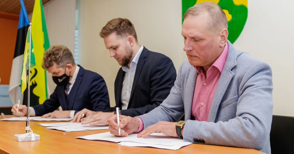 GALERII ⟩ Põhja-Pärnumaa võimulepe allkirjastati vahetult enne volikogu esimehe valimisi