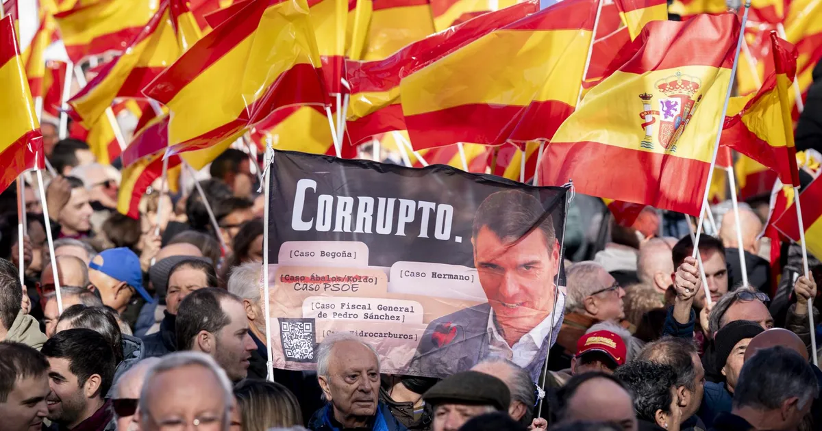 KOHALIK VAADE ⟩ ​Sánchez seisab siseringi puudutava juurdluse tõttu silmitsi seni suurima kriisiga