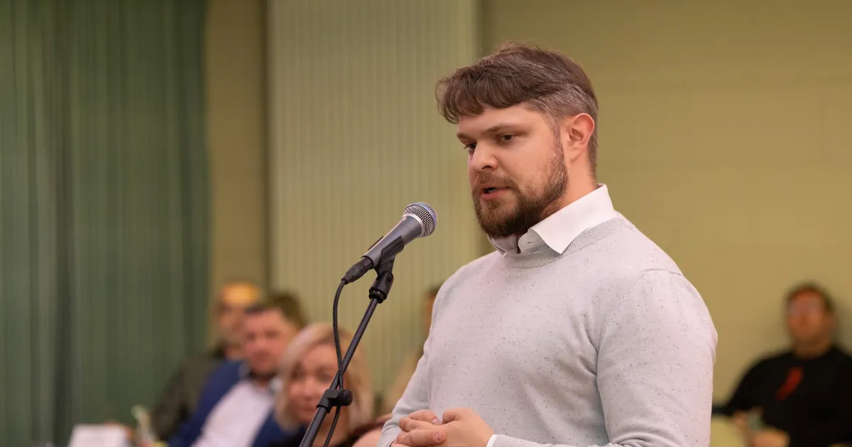 Koolijuht ja volikogu liige võtab aja maha