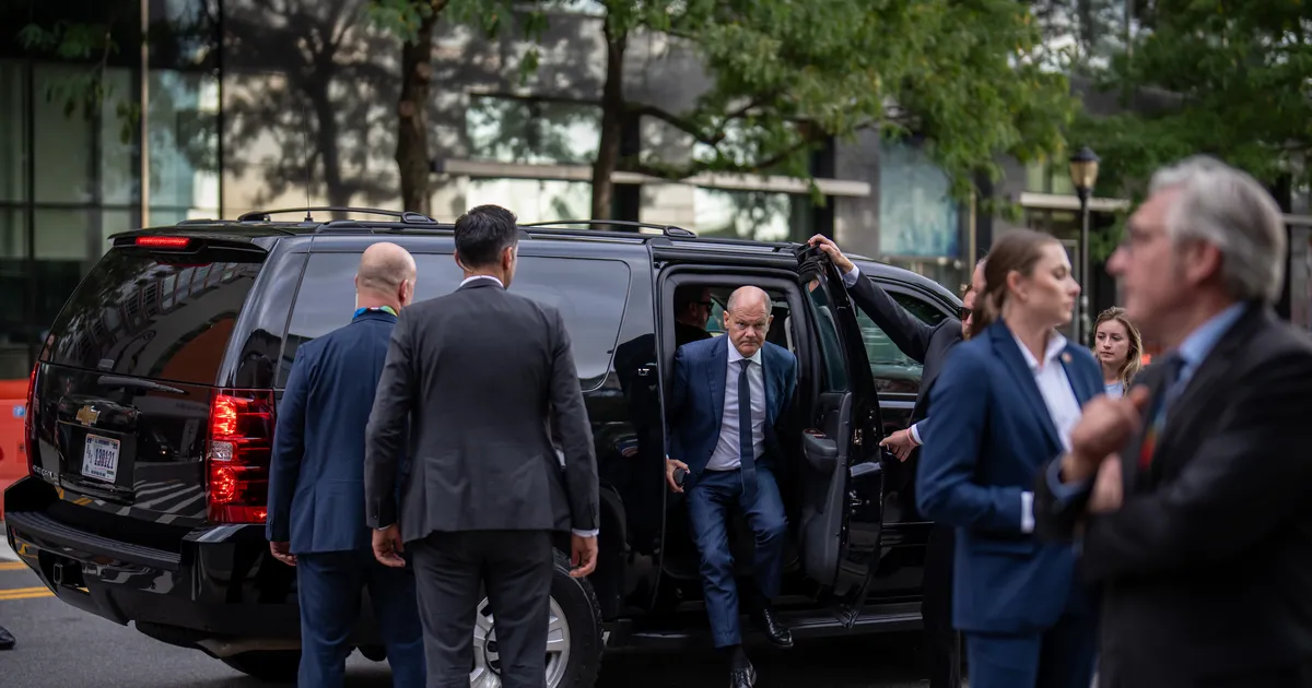 Joobes sakslasest ihukaitsja ehmatas Tallinna restoranis kliente