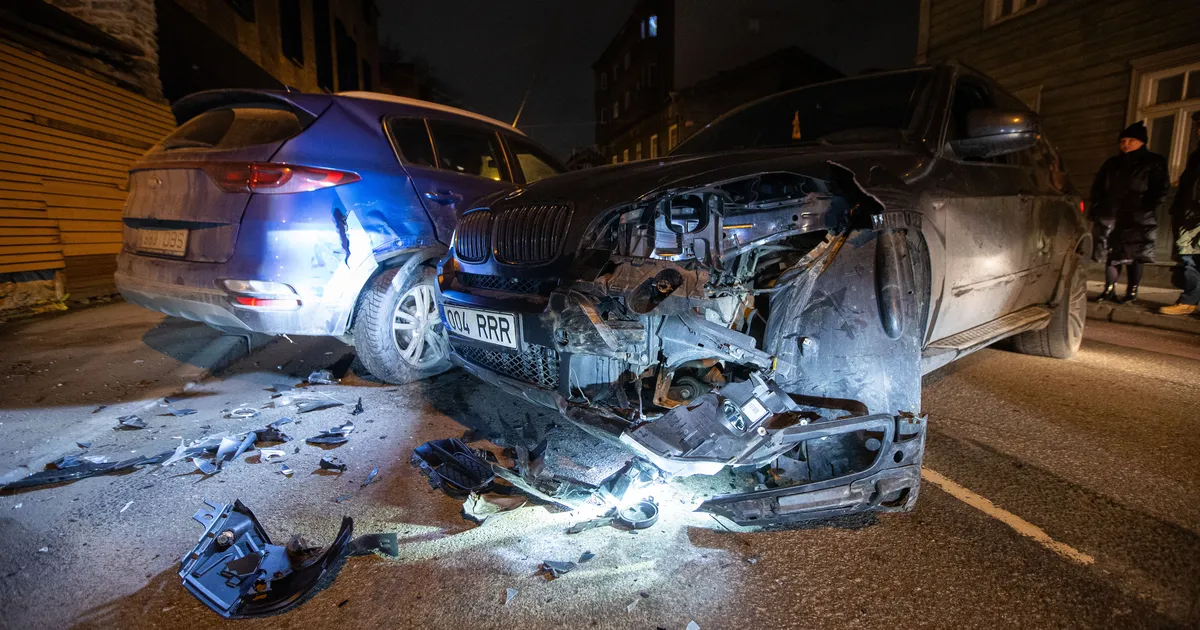 FOTOD JA VIDEO ⟩ Kolme sõiduki avarii põhjustas Tallinna kesklinnas ummiku