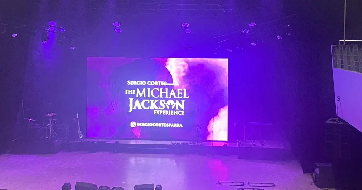 VIDEO ⟩ Kuulus Michael Jacksoni jäljendaja hullutas Tartu publikut. «Nagu päris Jackson!»