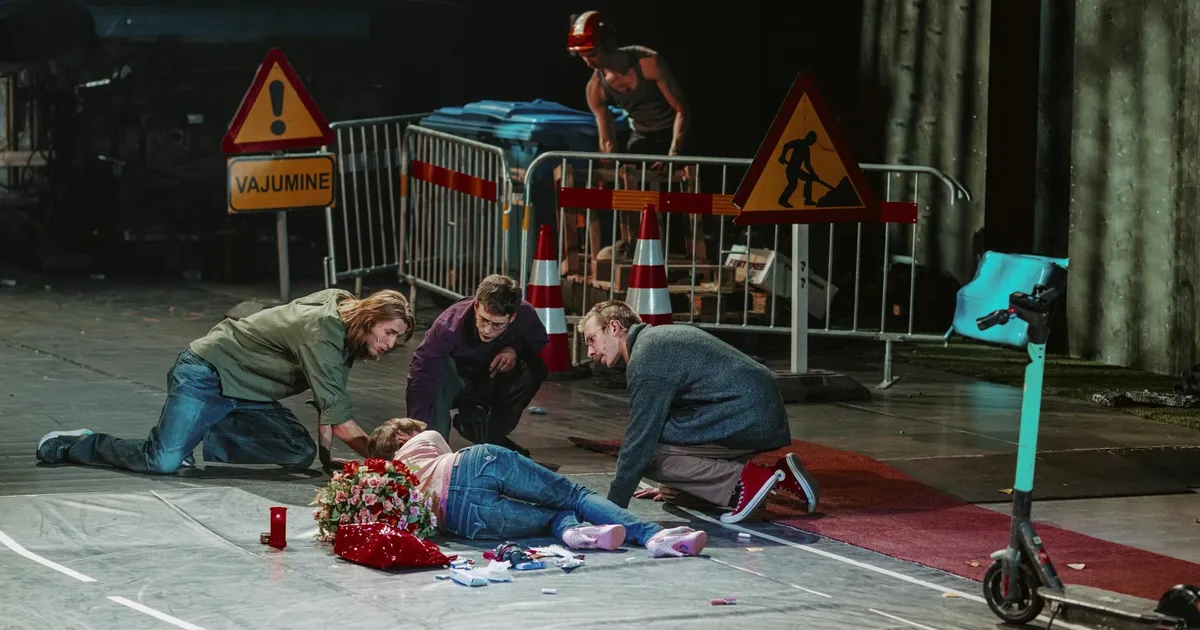 NÄDALA TEATER ⟩ Von Krahl hoiatab munitsipaalpungiga uut linnavõimu