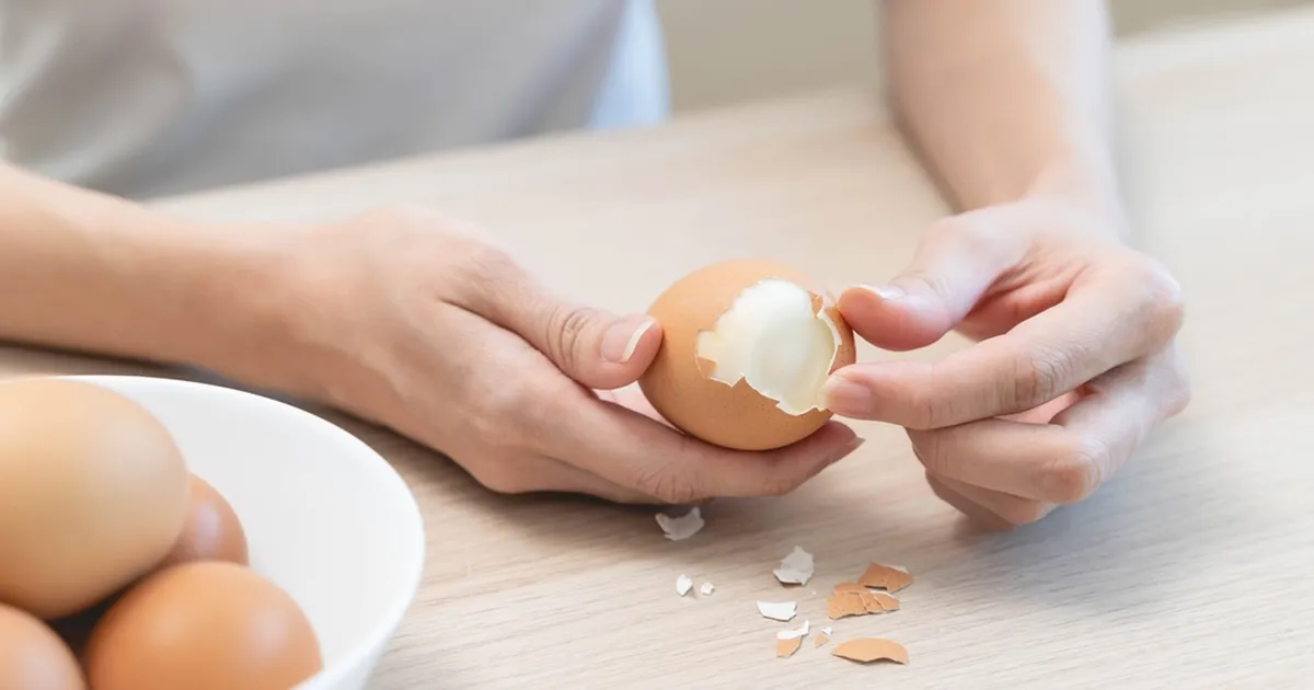 Enamik meist teeb köögis selle vea: oluline põhjus, miks keedetud munad külma vett ei talu