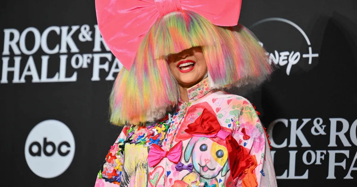 FOTO ⟩ Tuntud Austraalia lauljatar näitas üle pika aja oma nägu