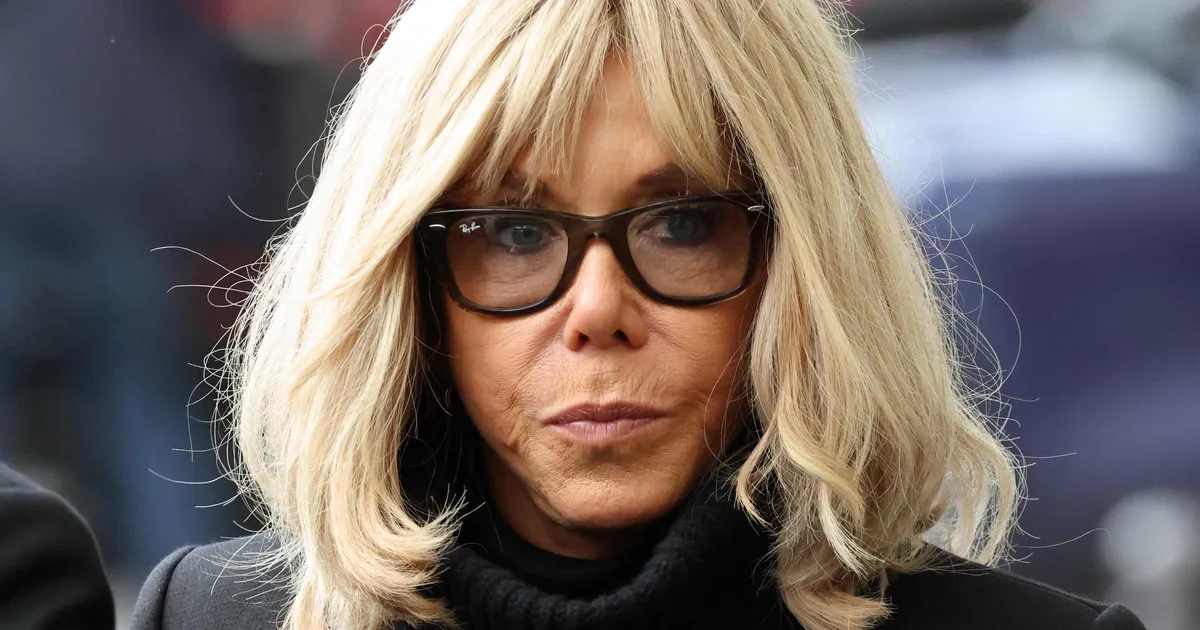 PAHAMEELETORM ⟩ Prantsuse esileedi sõimas protestinud feministe «räpasteks libudeks»