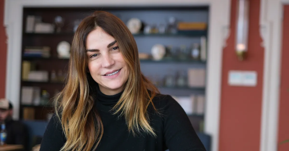 MENUK ⟩ Eesti keeles ilmus Viola Ardone liigutav romaan lahkuminekust ja valust, mis käib kasvamise juurde