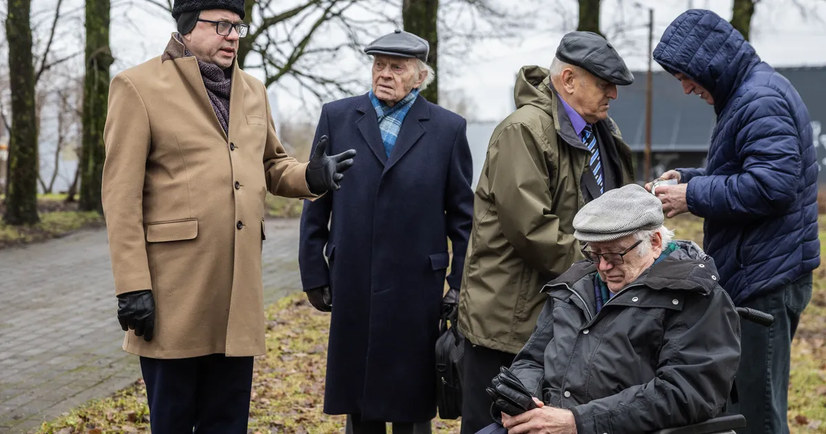 FOTOD ⟩ Küüditatud ja represseeritud loovad oma mälestuspäeva