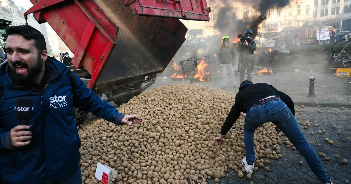 KARTUL VISKEMOONAKS ⟩ Rõõmsa juustuloopimisega alanud põldurite protest muutus Brüsselis vägivaldseks