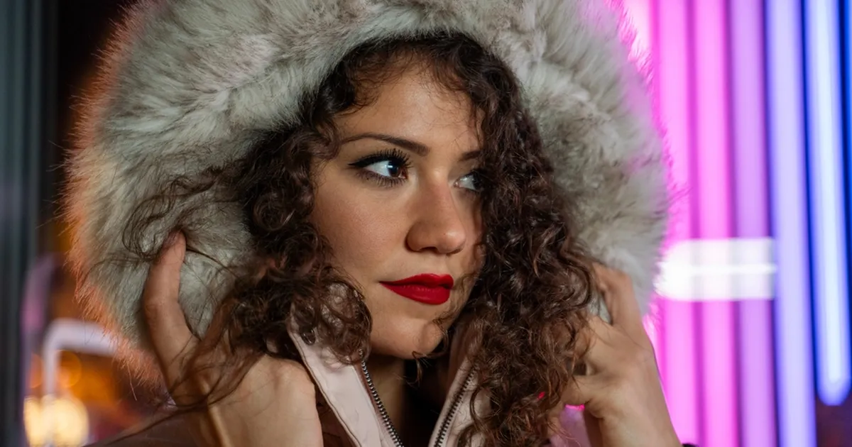 VIDEO ⟩ Naine väidab, et inimesed kannavad kapuutsi valesti