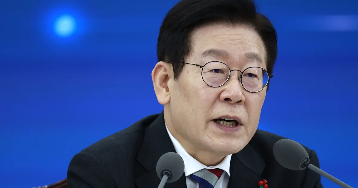 PALSAM MEESTELE ⟩ Lõuna-Korea president nõuab valitsuselt kiilaspäisuse kaotamist