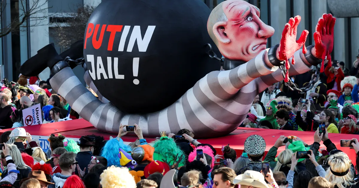 Nali, mis ajas Kremli raevu: Vene kohus kuulutas sõja saksa satiirikule