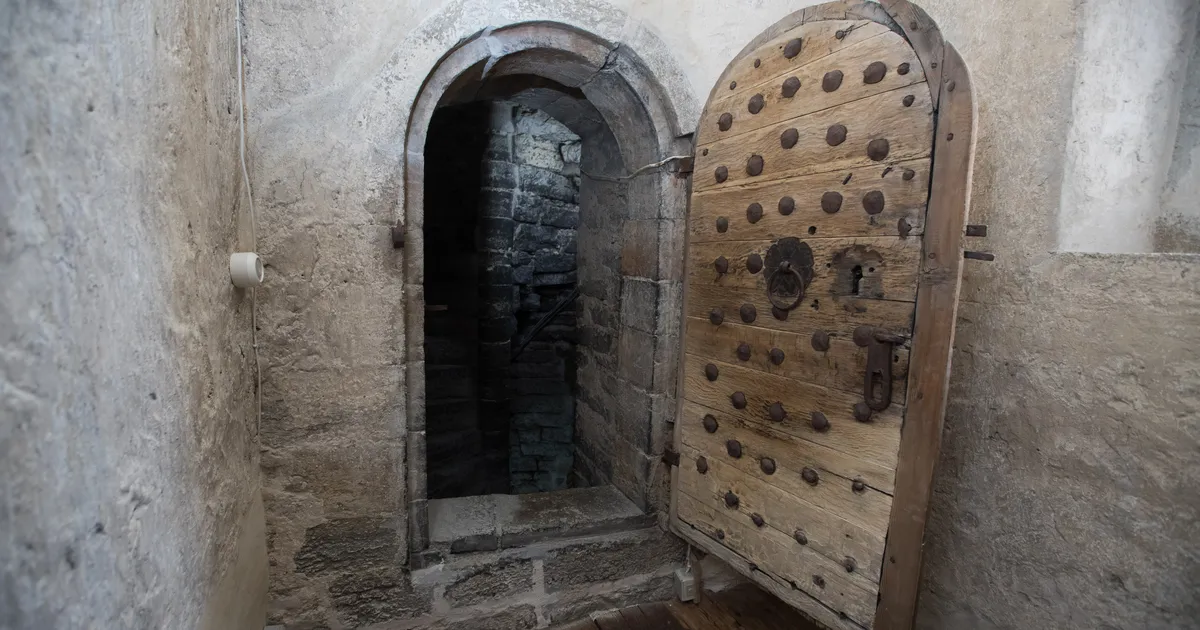 Uurimistöö tunnistas Eesti vanimaks ukseks Tallinna toomkiriku ukse