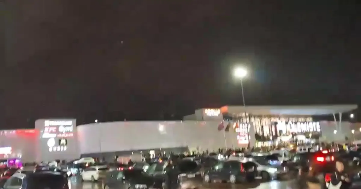 LUGEJA VIDEO ⟩ Ostlejaid täis Ülemiste kaubanduskeskuses toimus plahvatus. Poemüüja: paanikat ei tekkinud, inimesed olid pigem rahulikud