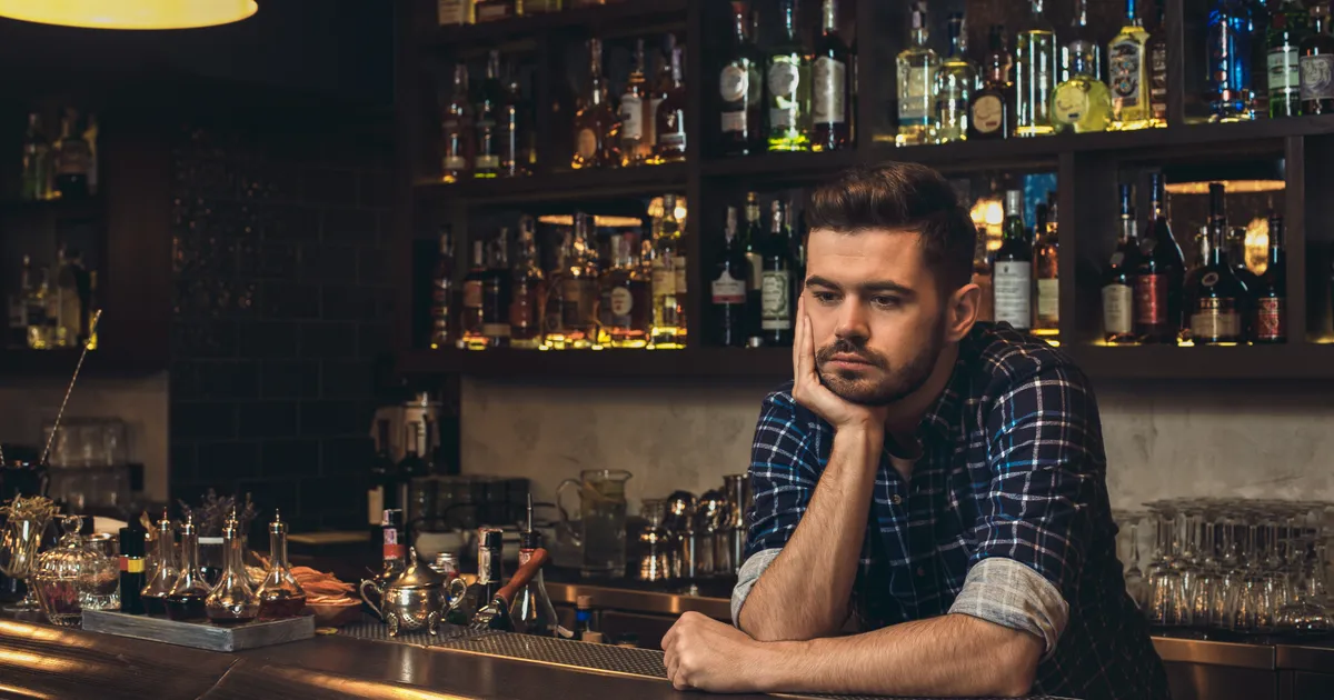 ARMASTUSROMAAN ⟩ «Kui asjad samas tempos jätkuvad, on kõik külaelanikud peagi paarid moodustanud ja tema jääb üksi»