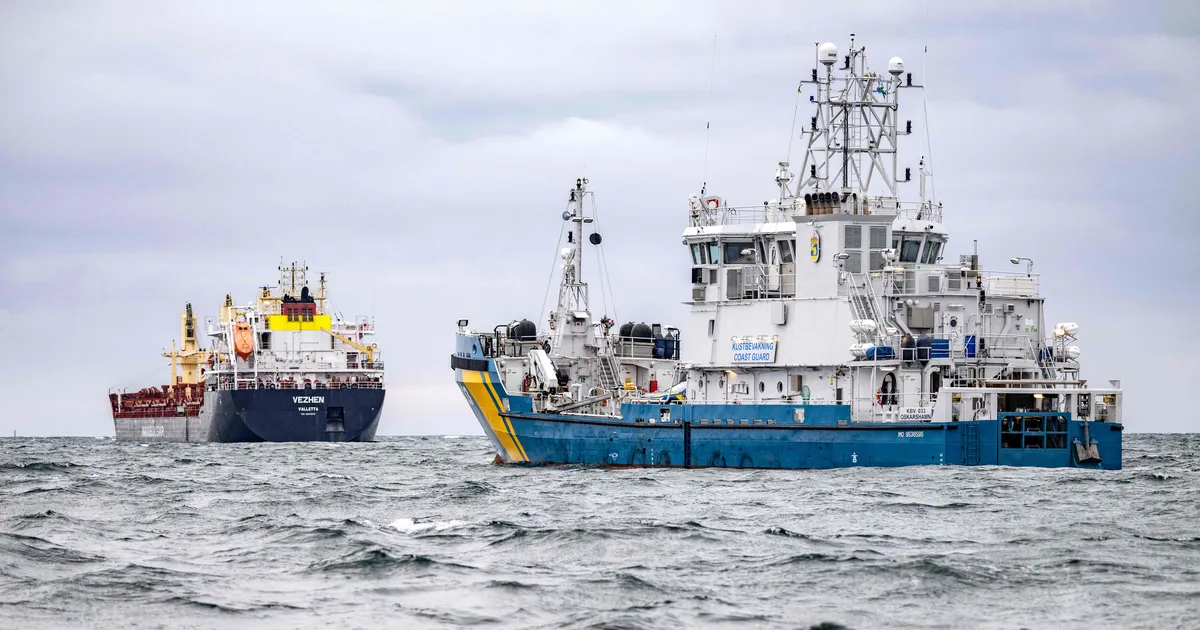 Rootsi peatas oma vetesse sisenenud Vene laeva, mis on varem vedanud sõjatehnikat