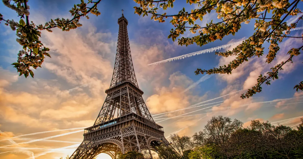 Uskumatu põhjus, miks Eiffeli torn on praegu madalam kui juulis