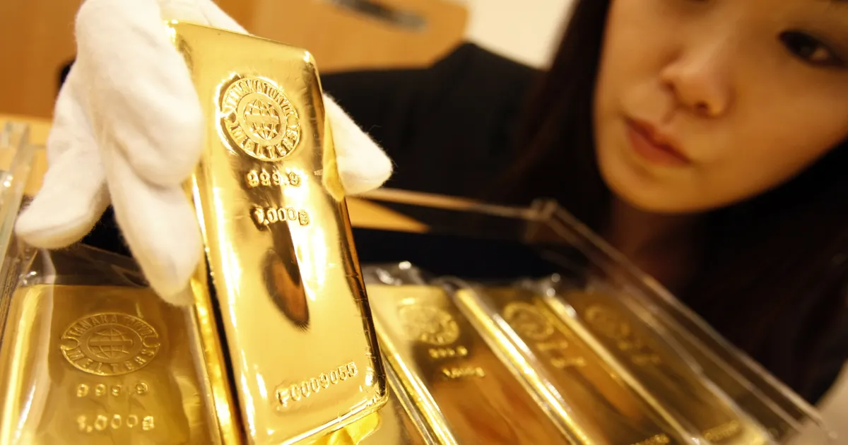Kuld maksab esmakordselt enam kui 4500 dollarit, hõbe flirdib 70 dollariga