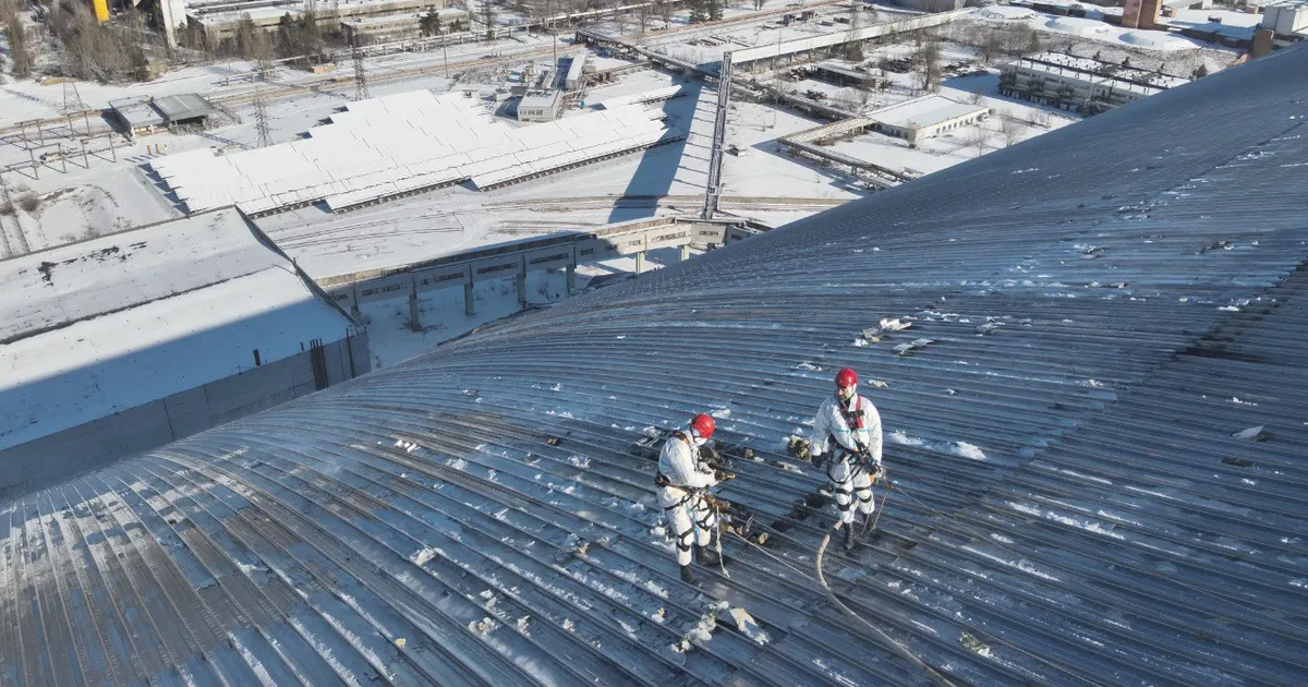 Tšornobõli tuumajaama direktor: Vene raketirünnak võib kaitsekupli kokku kukutada