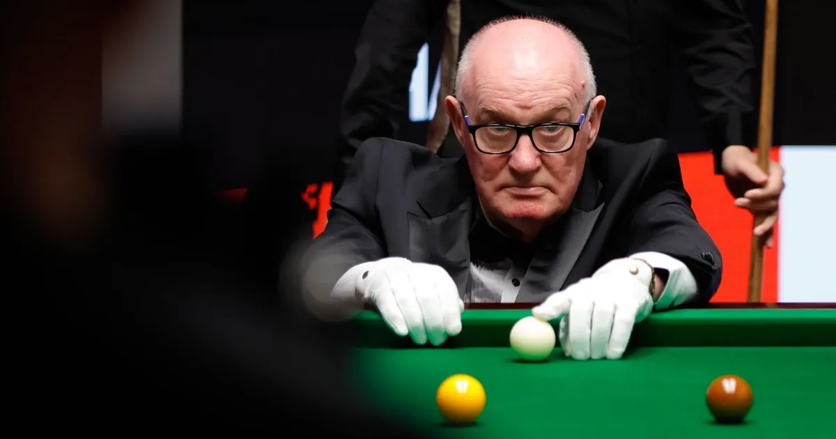 Snuukri tippkohtunik riputas kindad varna