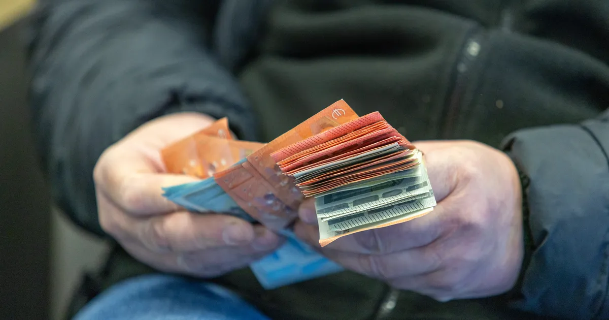 VIIMASE MINUTI SÄÄSTMINE ⟩ Kontodele voolavad miljonid tekitavad Pensionikeskuses tõrkeid