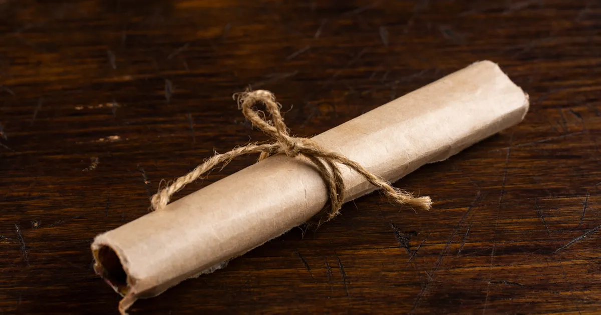 SÕNUM MINEVIKUST ⟩ «Vabandame siiralt!» Eelmised omanikud peitsid tulevastele elanikele seina sisse kirja