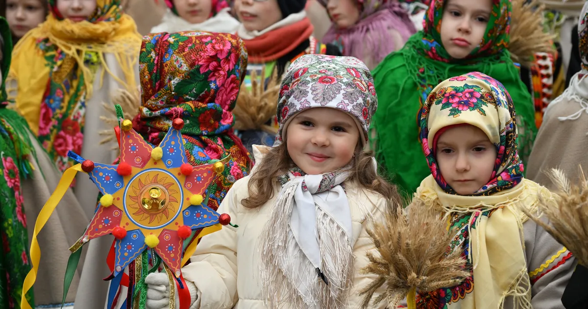 POSTIMEES UKRAINAS ⟩ Fotolugu: värvikas jõulurongkäik Lvivis