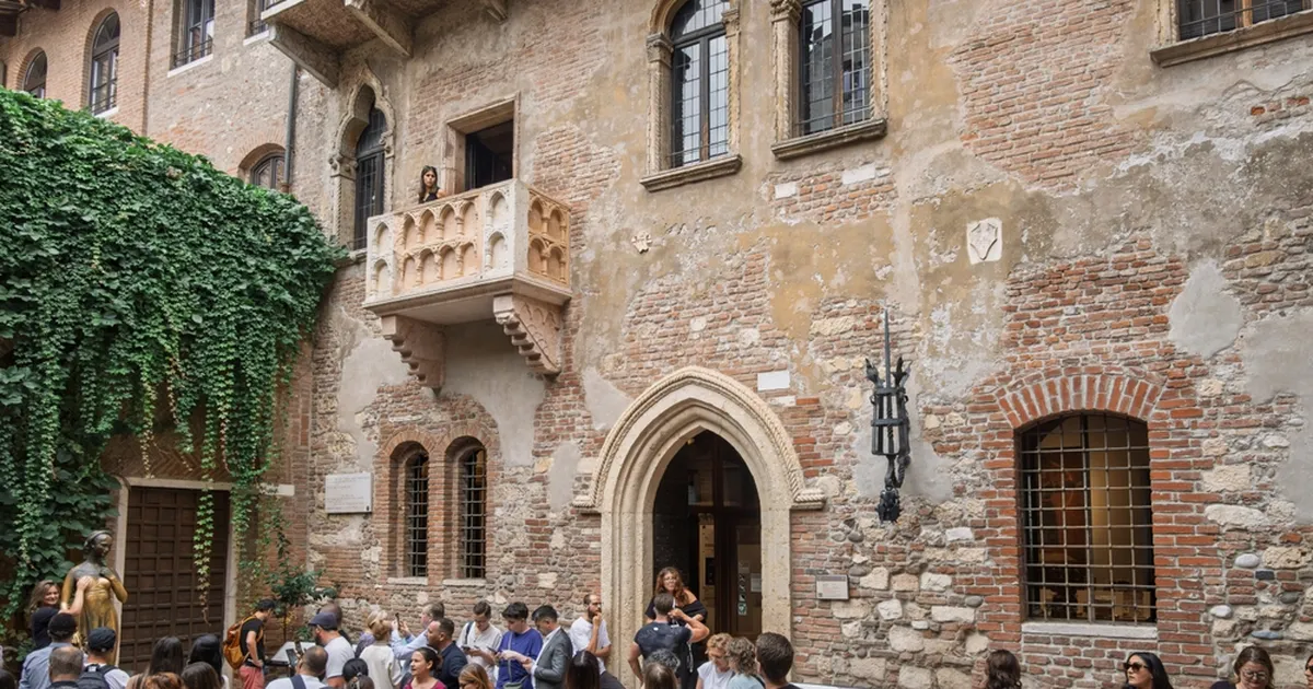 Turistid marus: maailmakuulsa Julia rõdu nägemise eest küsitakse nüüd krõbedat hinda