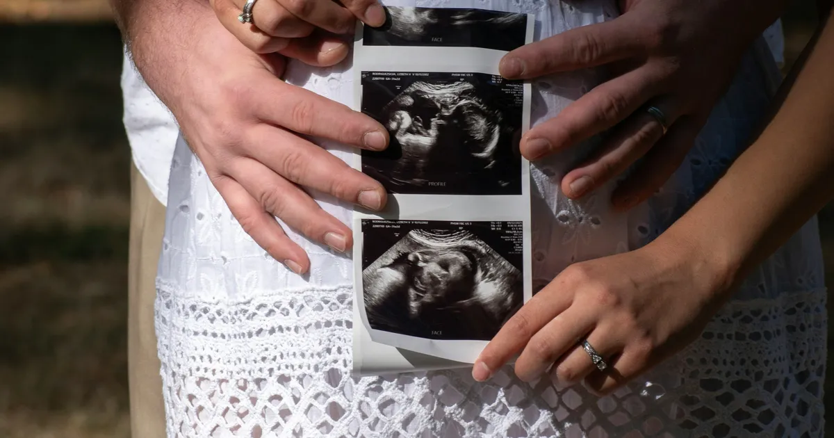 Emakas ja embrüo peavad maha tõsise autelu, enne kui laps arenema hakkab