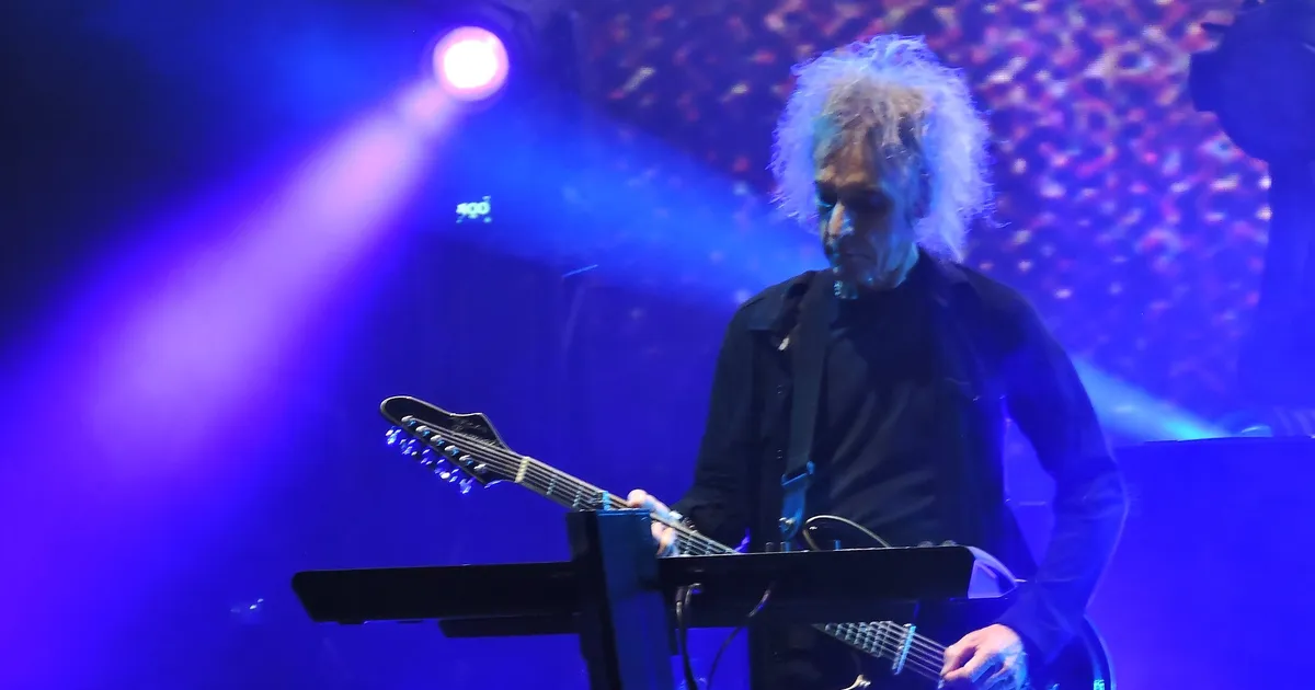 Suri ansambli The Cure kitarrist