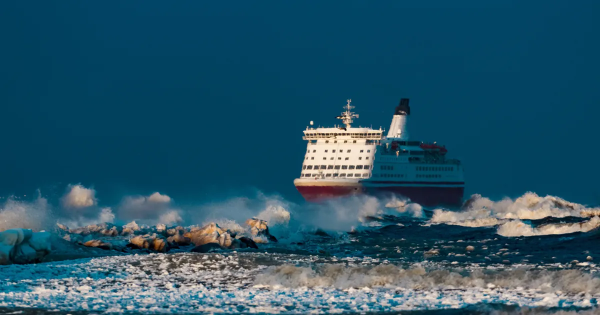 VIDEO ⟩ Torm Läänemerel: reisijad jagavad kaadreid tormisest merest