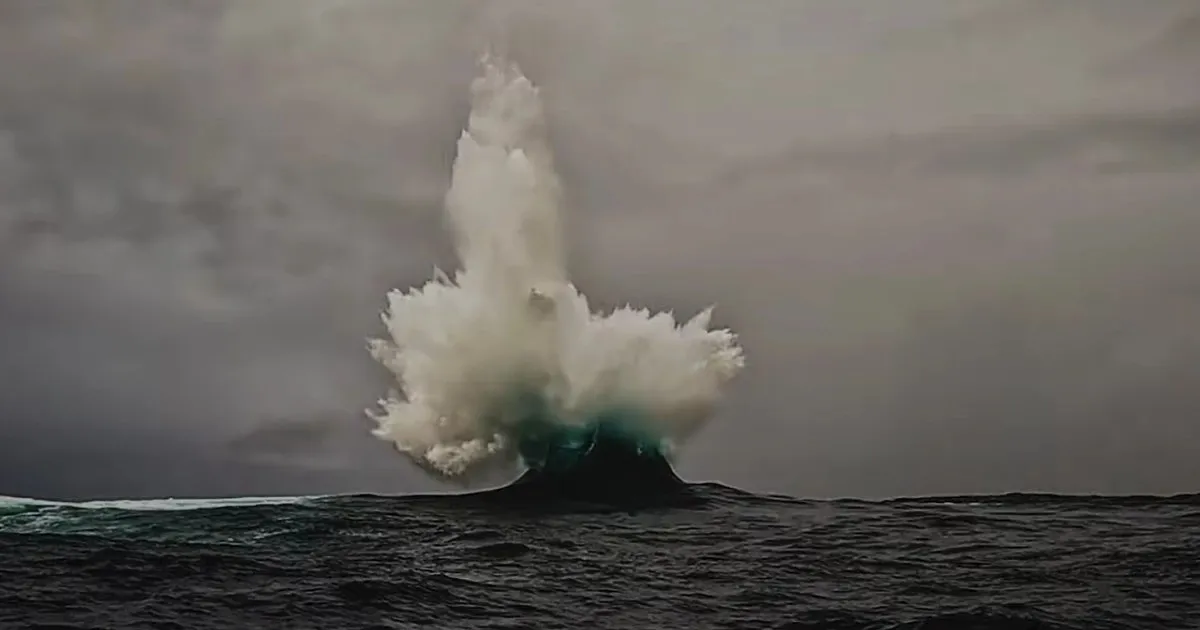 Videosse saadi enneolematu plahvatav ookeanilaine