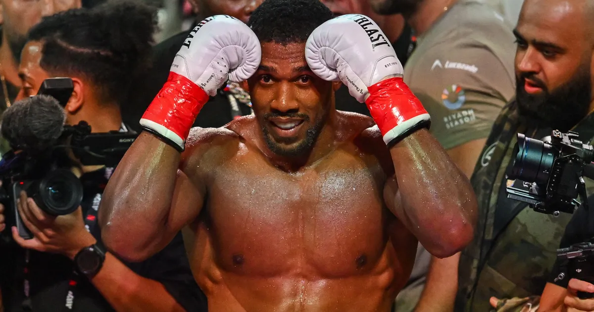 Poksitšempion sattus liiklusõnnetusse, milles hukkus kaks inimest