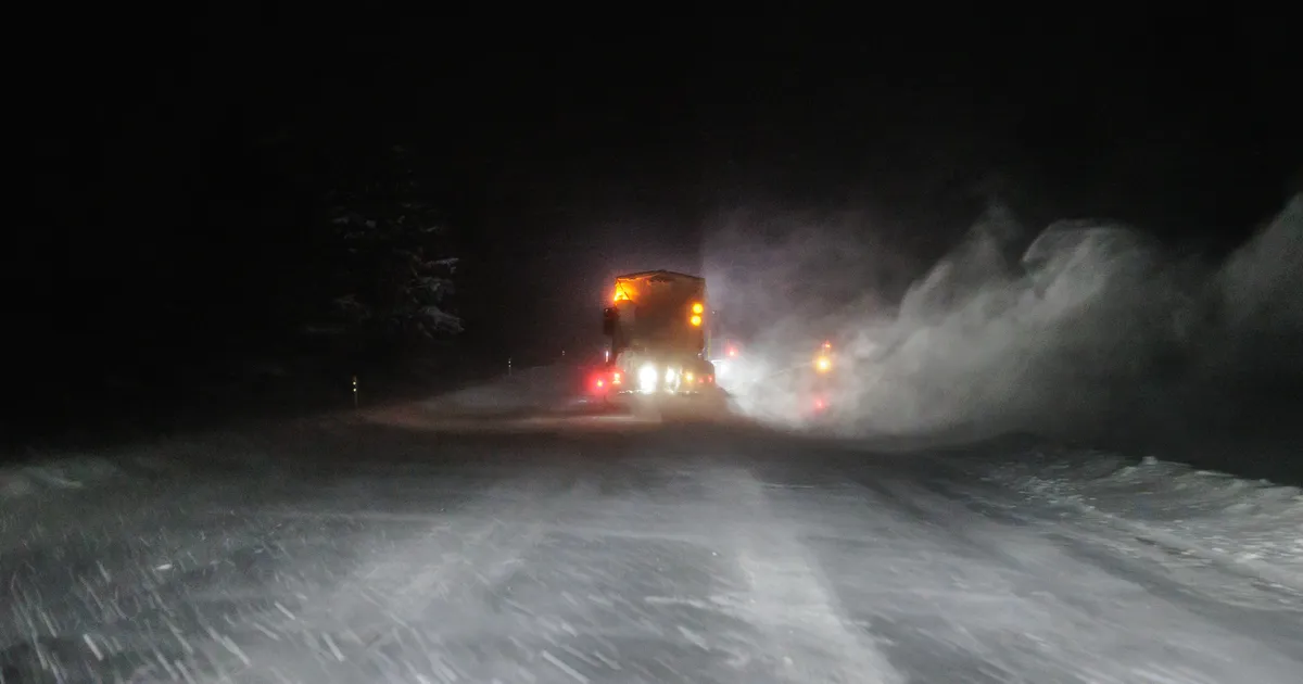Lumesadu, tugev tuul ja miinuskraadid muudavad teeolud keeruliseks
