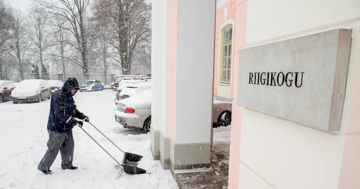 Toompea lossi sammast sodinud mees mõisteti 20 päevaks aresti