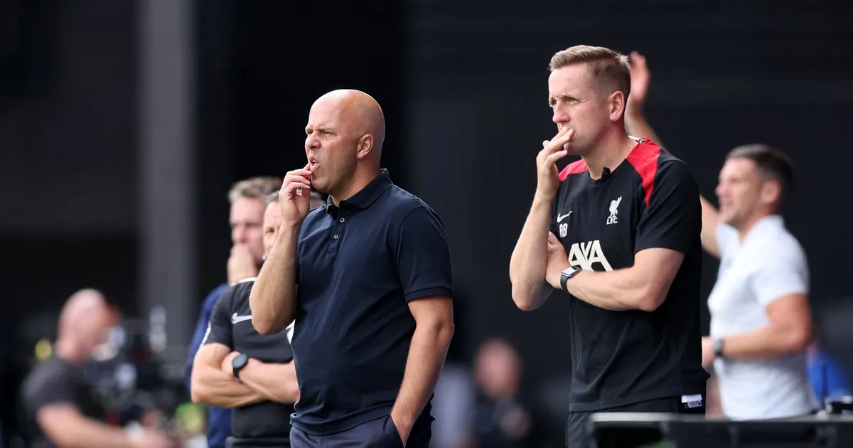 Liverpool vallandas kriitilise töölõigu eest vastutanud abitreeneri