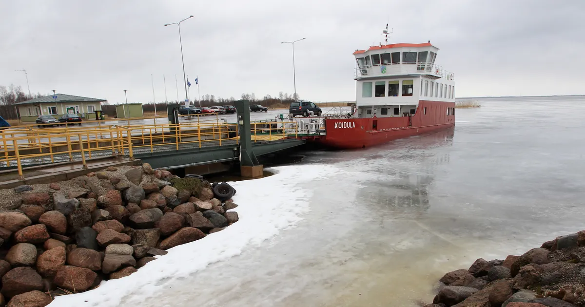Jää teke lõpetas laeva Koidula navigatsioonihooaja Piirissaare liinil