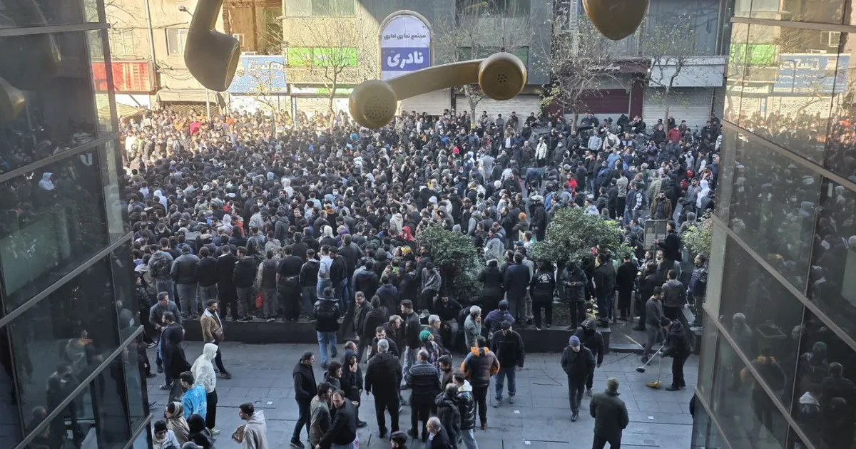 Mitmendat päeva toimuvatel Iraani protestidel rünnati valitsushoonet