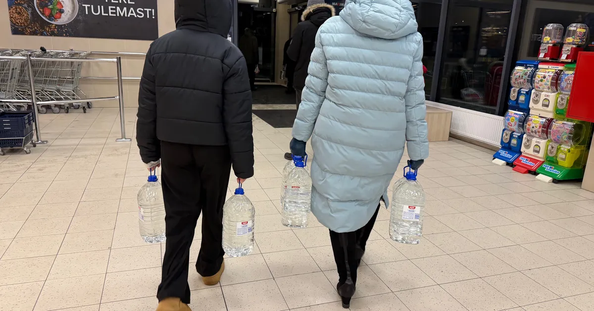 PILDID ⟩ Mitmes Tallinna piirkonnas on veekatkestus, Lasnamäel ostetakse kauplustest joogivett