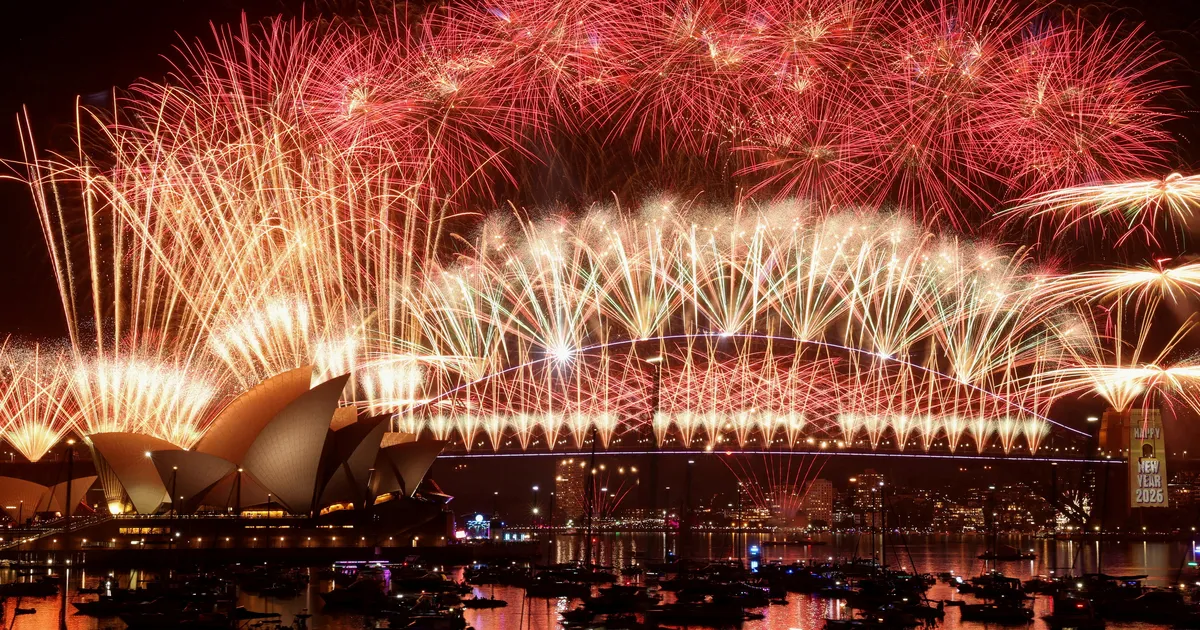 FOTOD ⟩ Mitmel pool maailmas on uus aasta juba käes