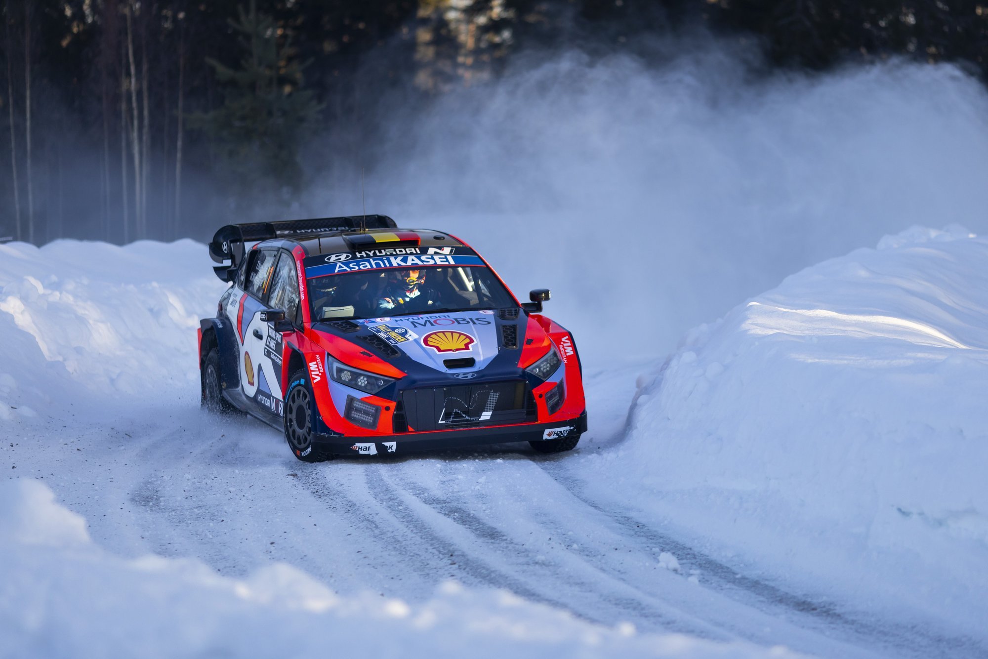 Tiimid on hädas: Toyota tühistas testipäevad, Hyundai proovib kehvadest oludest maksimumi võtta