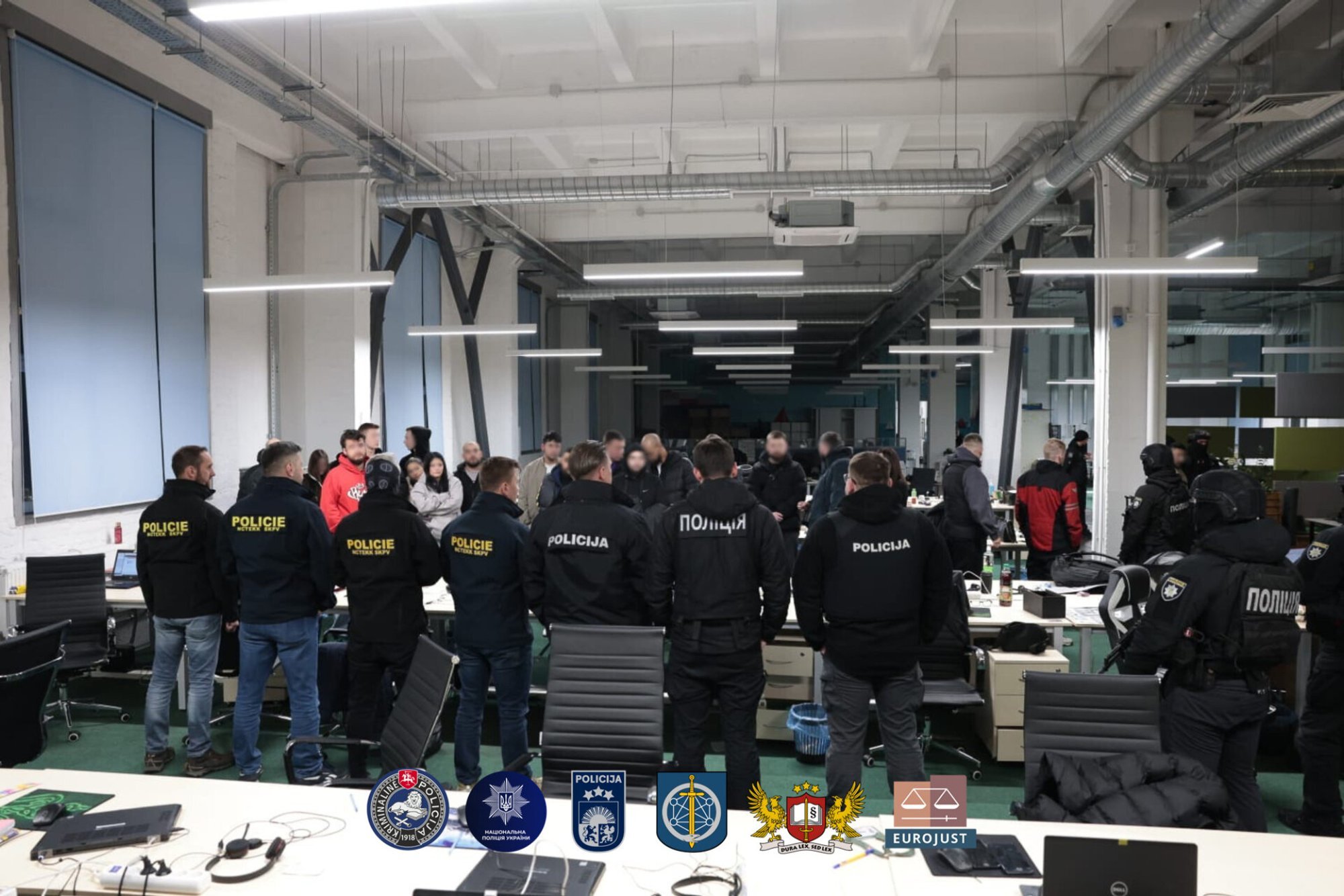 VIDEO | Ukrainas paljastati kõnekeskuste võrgustik, kus eurooplastelt peteti välja 10 miljonit eurot