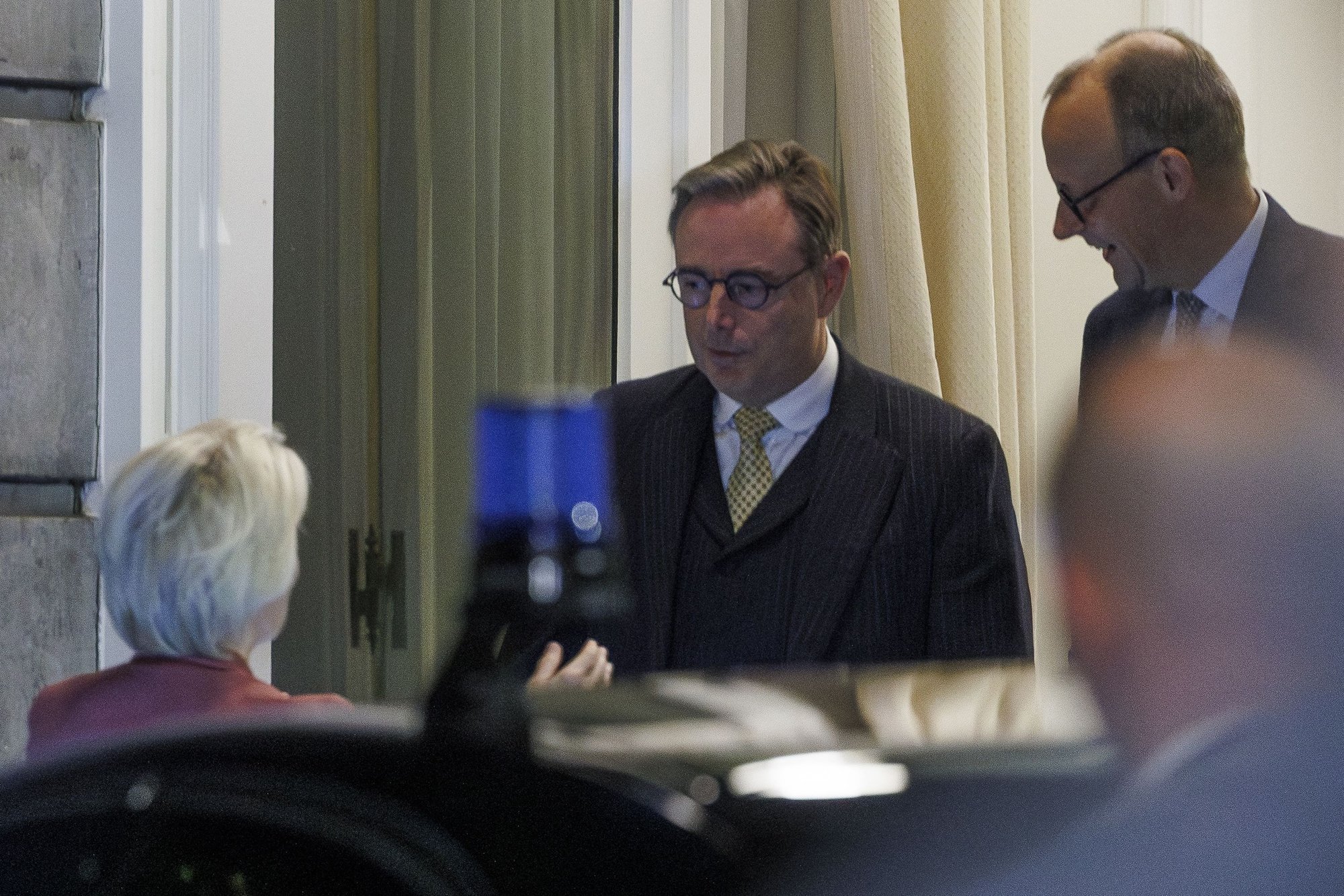 Merz ja von der Leyen teatasid konstruktiivsetest läbirääkimistest Belgia peaministriga Vene varade asjus. Surve jätkub