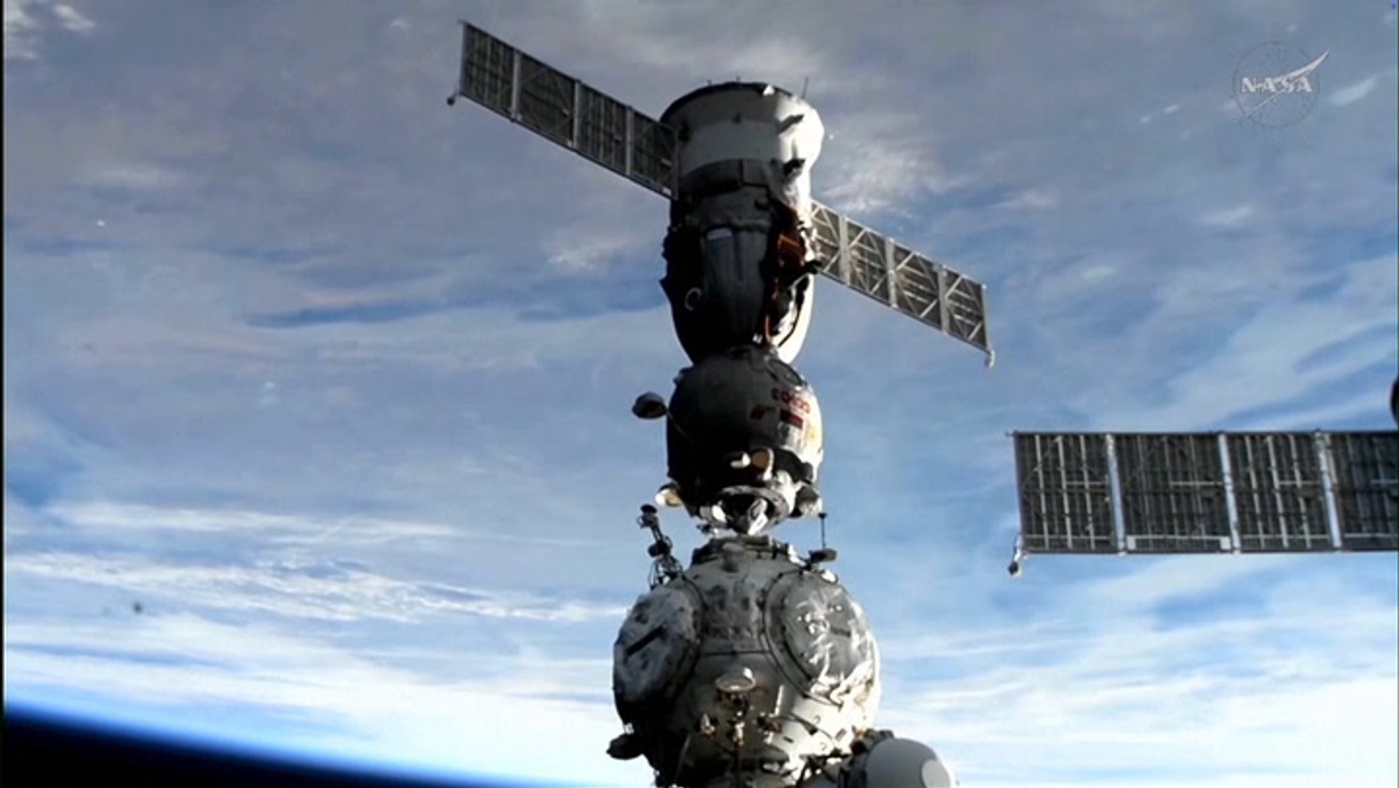 VIDEO | 3920 korda ümber Maa tiirelnud USA astronaut ja kaks Vene kosmonauti maandusid Kasahstanis