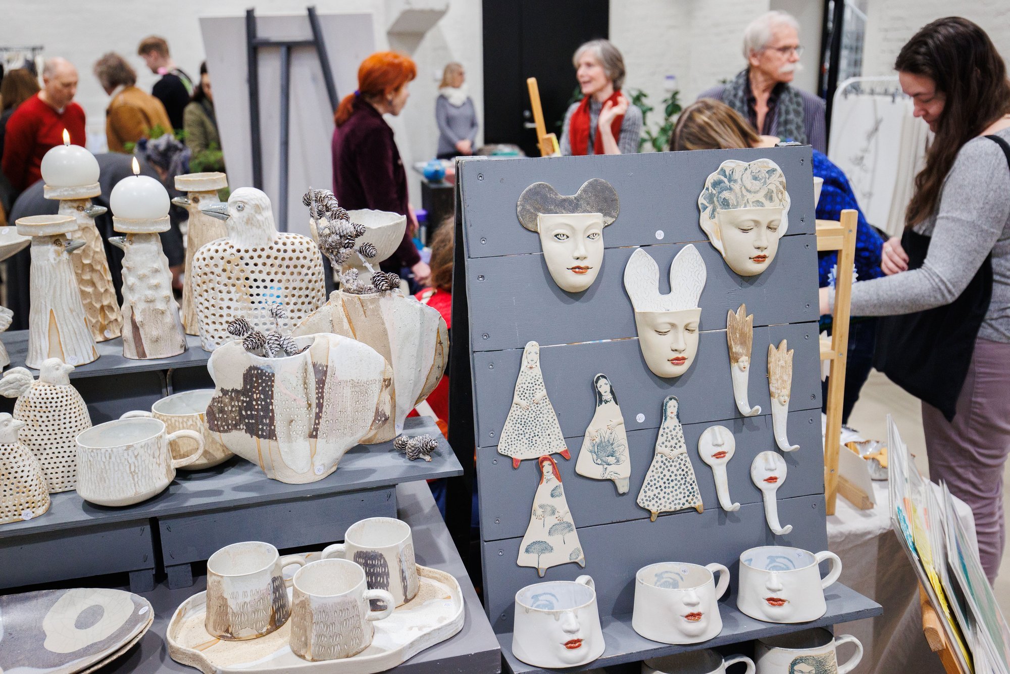 FOTOD | Tõeline hittüritus! ARSi hüpikmüük tõi kokku sajad kunstihuvilised