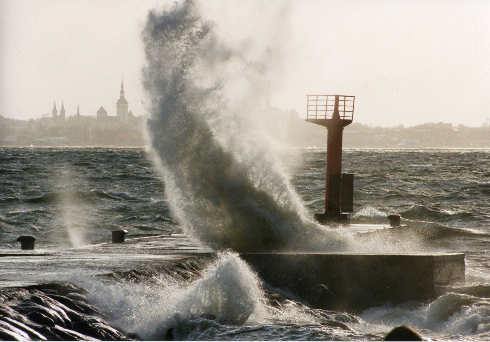 Hoiatus! Ees ootab tormine nädalavahetus. Marutuul puhub kuni 32 m/s