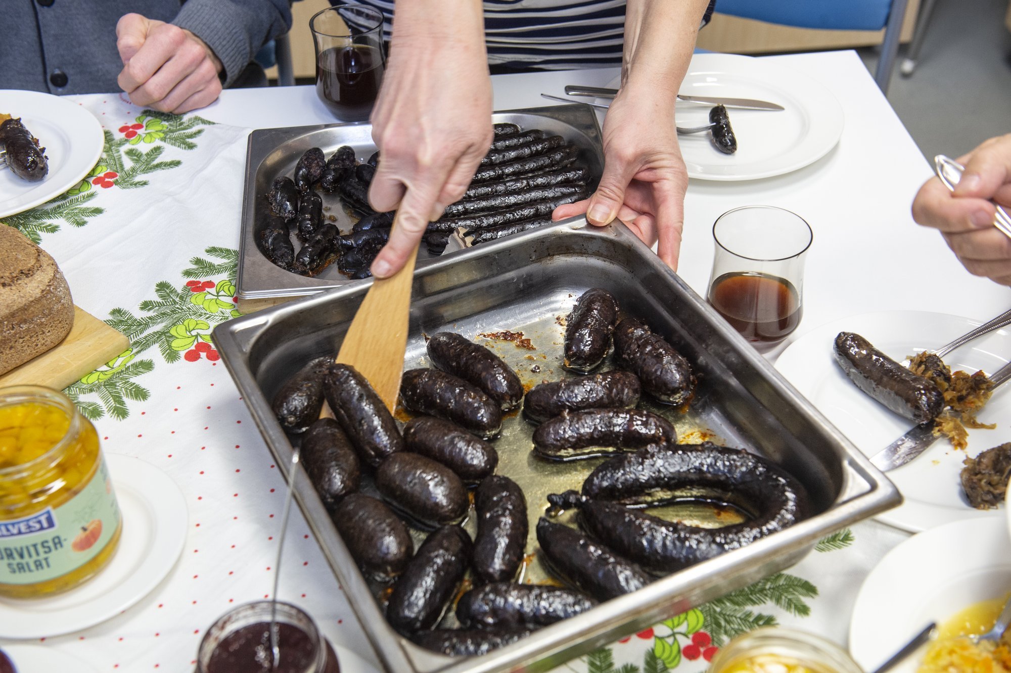 TURUKOMMENTAAR | Mis hinnaga saab tänavu jõuluroad lauale?